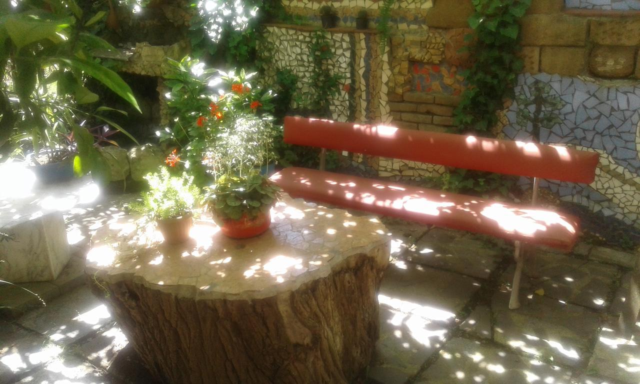 Centr Apartment Kutaisi Luaran gambar